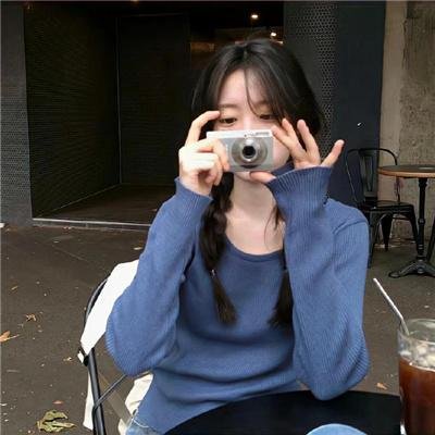 在他的阴影下